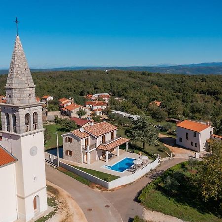 Vižinada Villa Atop The Village With Stunning View מראה חיצוני תמונה