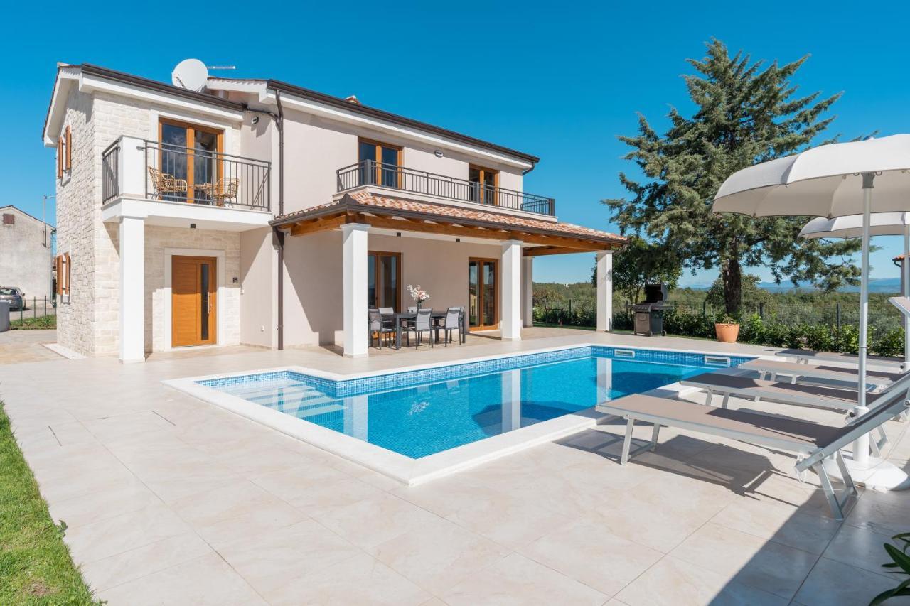 Vižinada Villa Atop The Village With Stunning View מראה חיצוני תמונה