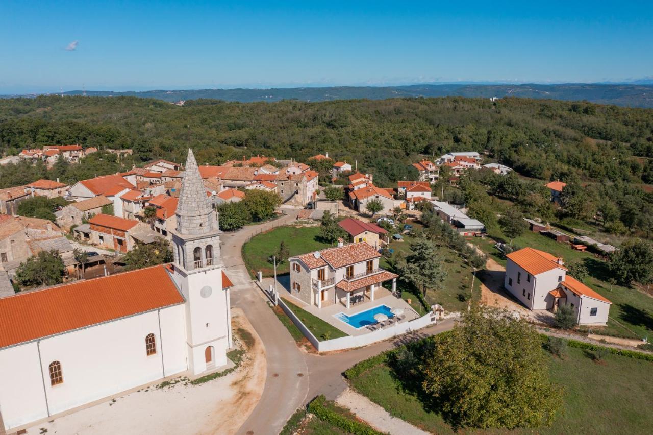 Vižinada Villa Atop The Village With Stunning View מראה חיצוני תמונה