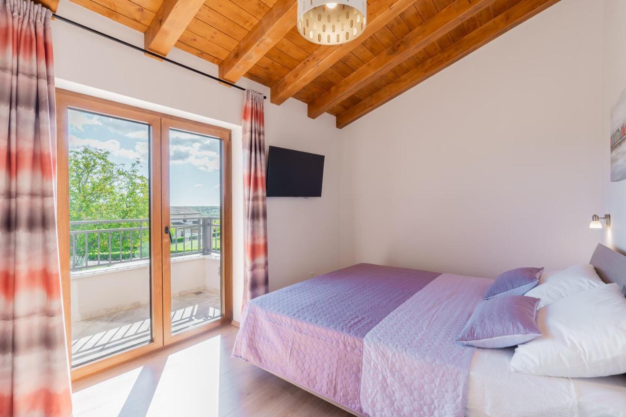 Vižinada Villa Atop The Village With Stunning View מראה חיצוני תמונה