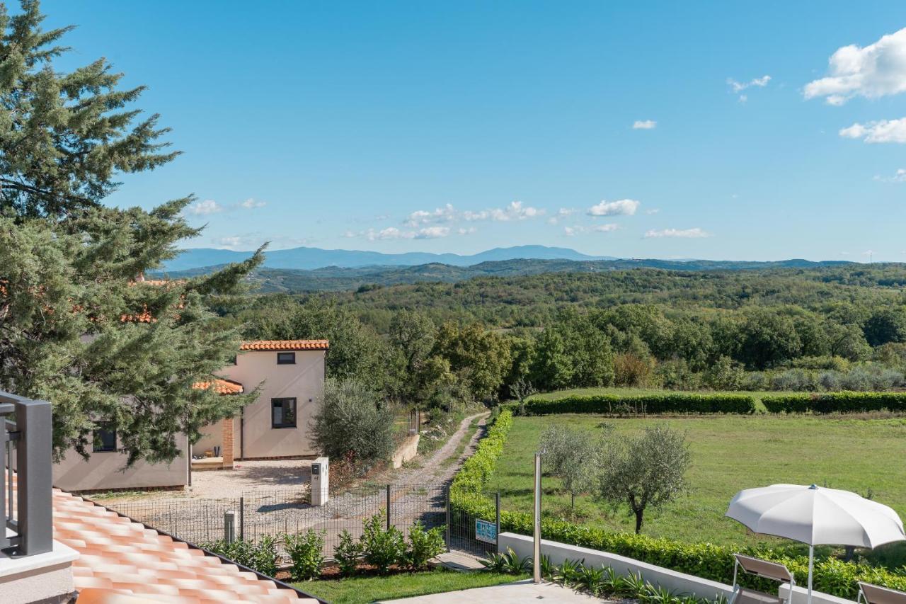 Vižinada Villa Atop The Village With Stunning View מראה חיצוני תמונה