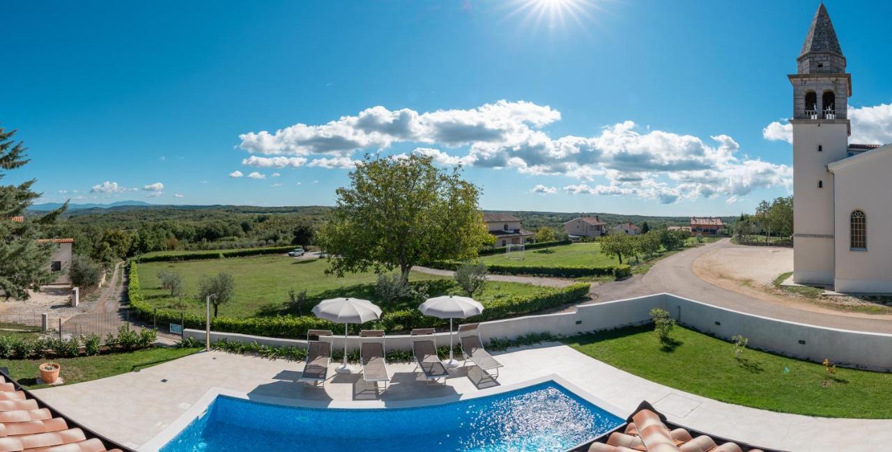 Vižinada Villa Atop The Village With Stunning View מראה חיצוני תמונה