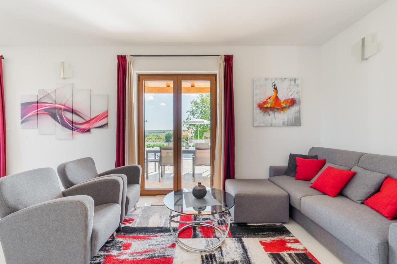 Vižinada Villa Atop The Village With Stunning View מראה חיצוני תמונה