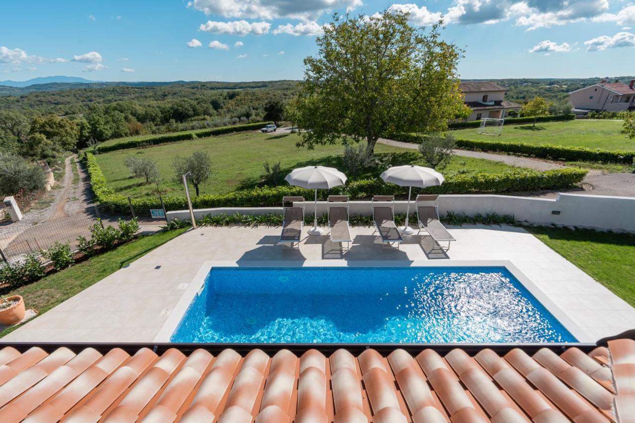 Vižinada Villa Atop The Village With Stunning View מראה חיצוני תמונה